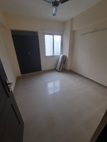 Room in 2 BHK Apartment at Sethi Max Royale, Sector 76 – for Rent