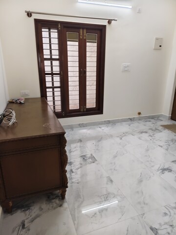 Room in 2 BHK Builder Floor at Indiranagar – for Rent