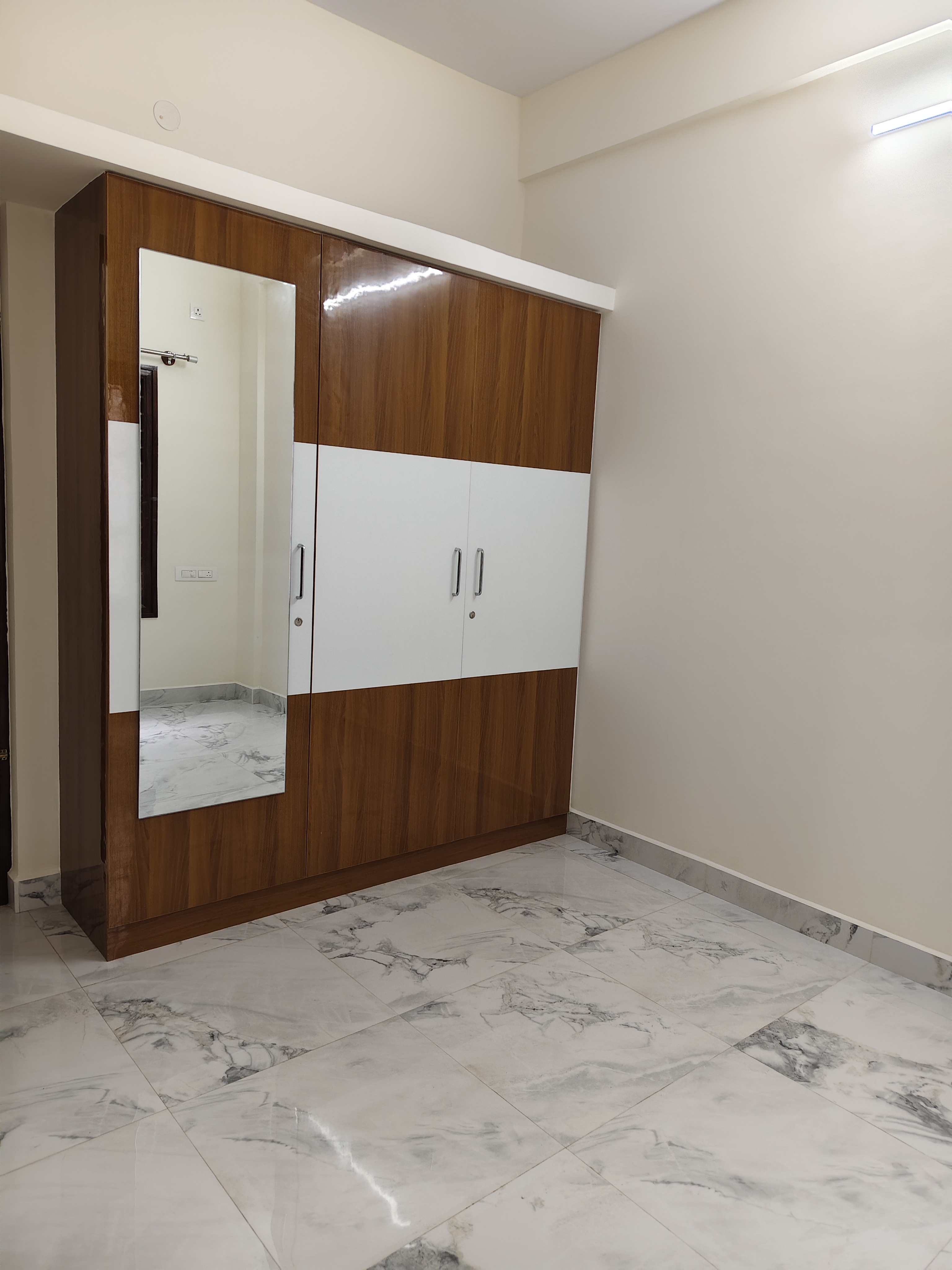 2 BHK Builder Floor For Rent in New House