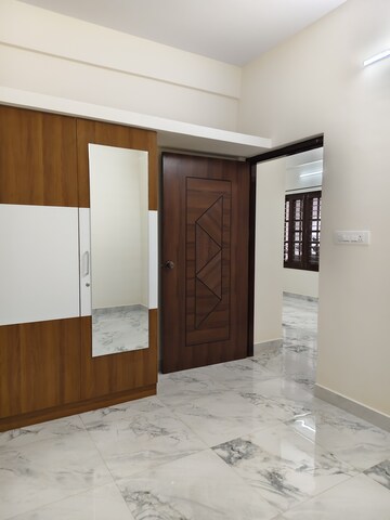 Room in 2 BHK Builder Floor at Indiranagar – for Rent