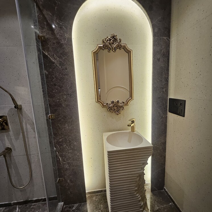 Bathroom, new rajinder nagar 4 Bedroom 200 Sq.Yd. Builder Floor In New Rajinder Nagar Delhi 8810826