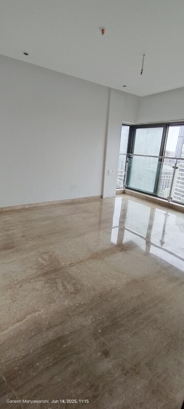 Room in 3 BHK Apartment at Vivaana Heights, Prabhadevi – for Rent