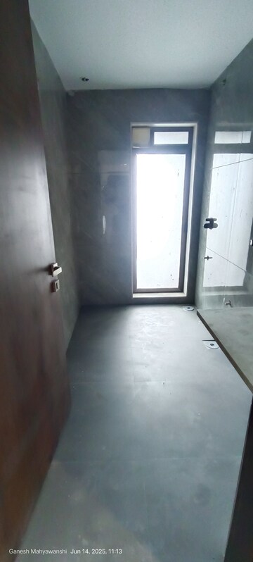 Room in 3 BHK Apartment at Vivaana Heights, Prabhadevi – for Rent