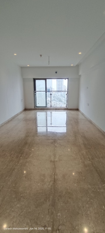 Room in 3 BHK Apartment at Vivaana Heights, Prabhadevi – for Rent