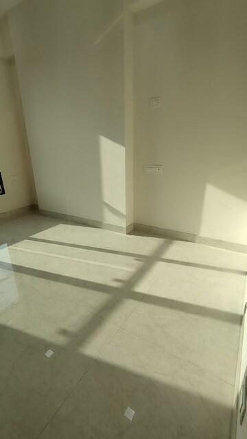 Room in 1 BHK Apartment at Royal Royal Nest, Malad West – for Rent