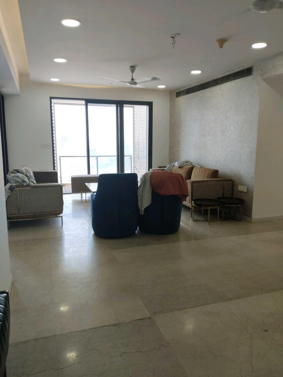 4 BHK + Servant Room Apartment For Rent in Lodha New Cuffe Parade