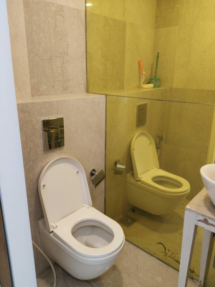 Bathroom, lodha-new-cuffe-parade 4 Bedroom 2005 Sq.Ft. Apartment In Wadala Mumbai 8810865