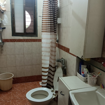 Bathroom in 2 BHK Apartment at Lokhandwala Residency, Upper Worli – for Rent