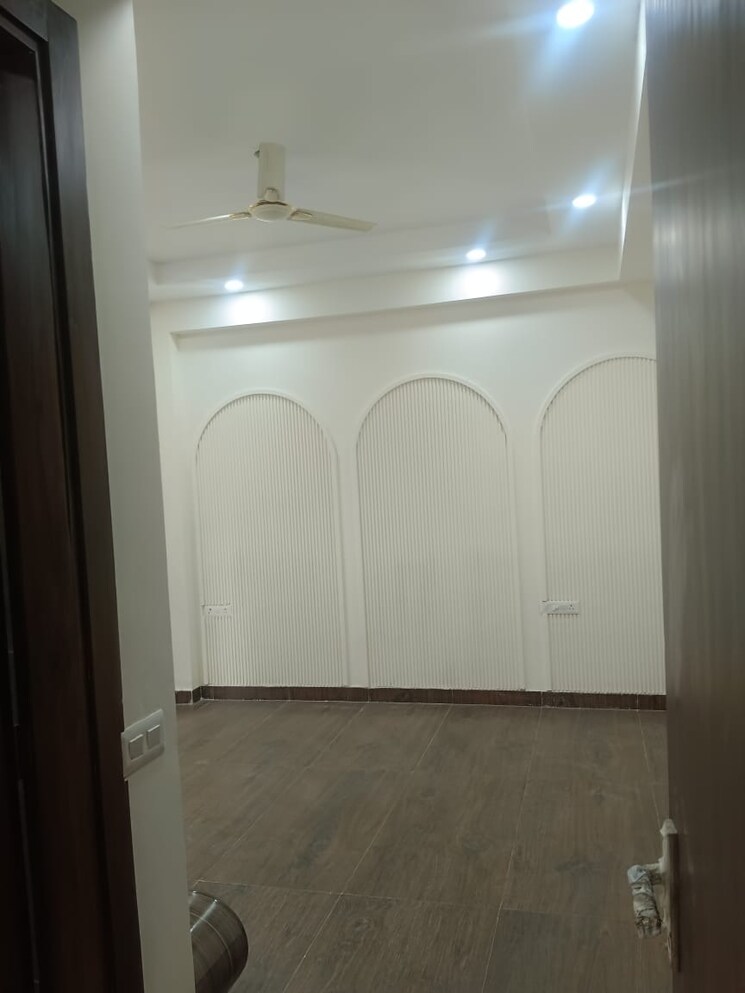 Bathroom, unitech-south-city-ii 4 Bedroom 2000 Sq.Ft. Builder Floor In Sector 50 Gurgaon 8810894