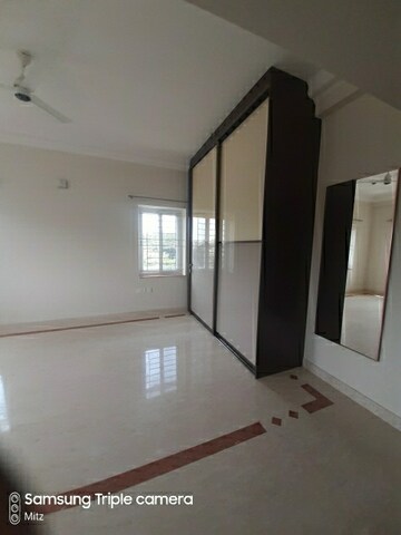 Room in 3 BHK Apartment at Hm Grandeur, Frazer Town – for Rent