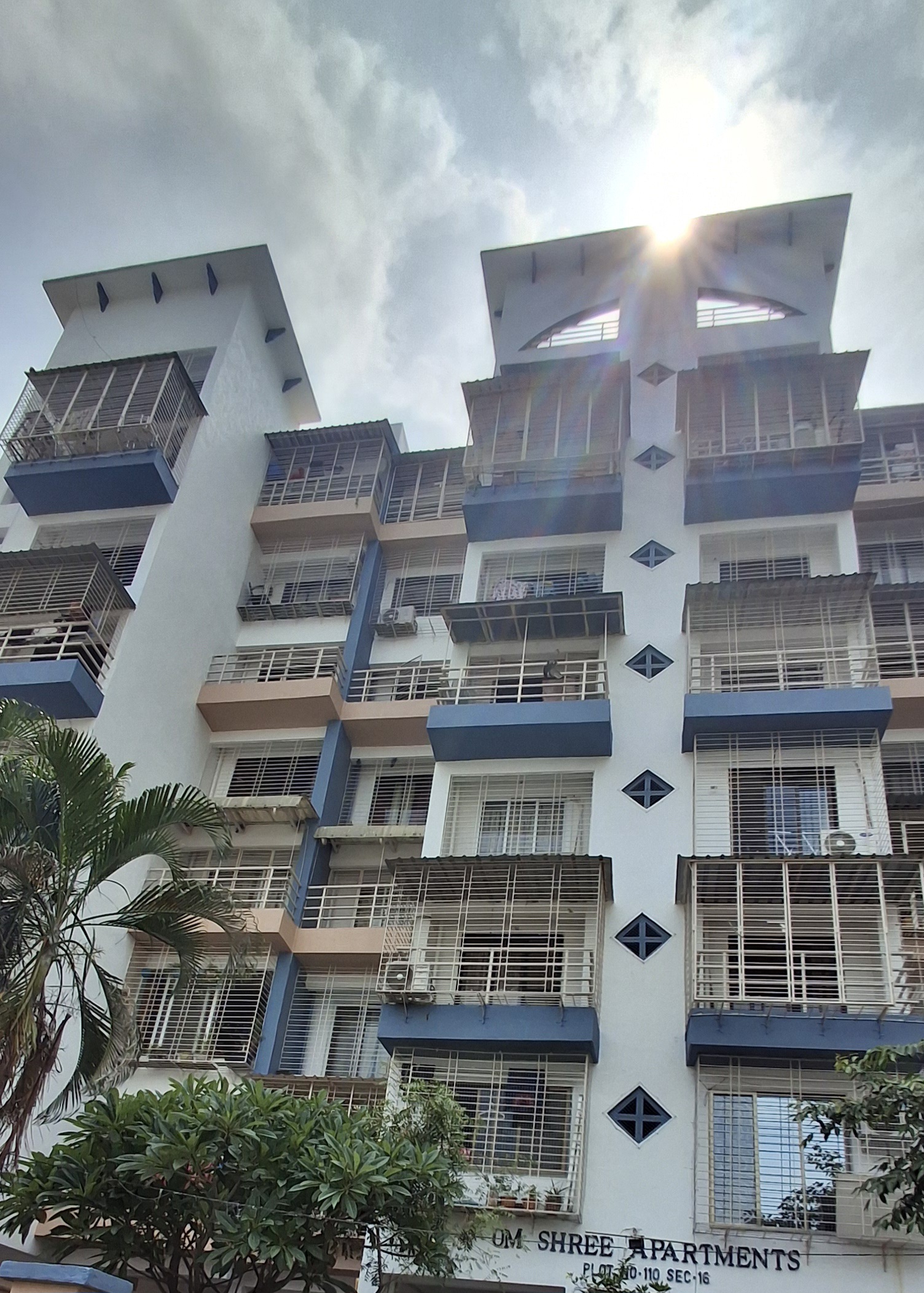 2 BHK Apartment For Rent in Om Shree Building