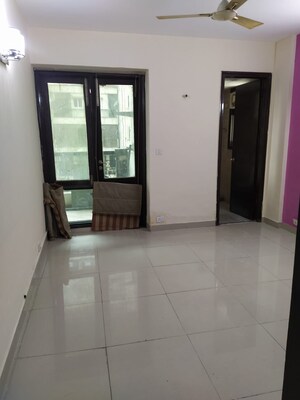 Room in 2 BHK Apartment at Eros Kenwood Tower, Sector 39 – for Sale