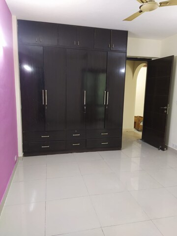 Furnished Amenities in 2 BHK Apartment at Eros Kenwood Tower, Sector 39 – for Sale