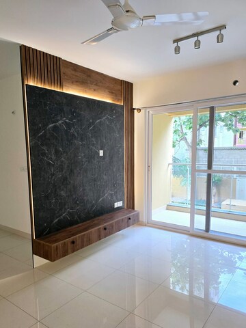 2 BHK Apartment For Rent in Godrej Aqua, International Airport Road