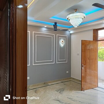 Room in 2 BHK Builder Floor at Akriti Complex, Vaishali Sector 6 – for Sale