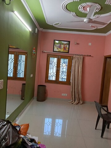 Furnished Amenities in 2 BHK Apartment at Mahagun Villa, Vaishali Sector 4 – for Rent