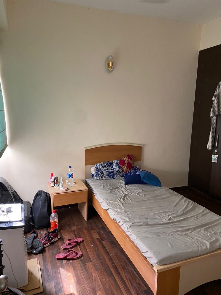 Bedroom, paras-tierea 2 Bedroom 825 Sq.Ft. Apartment In Sector 137 Noida 8811054