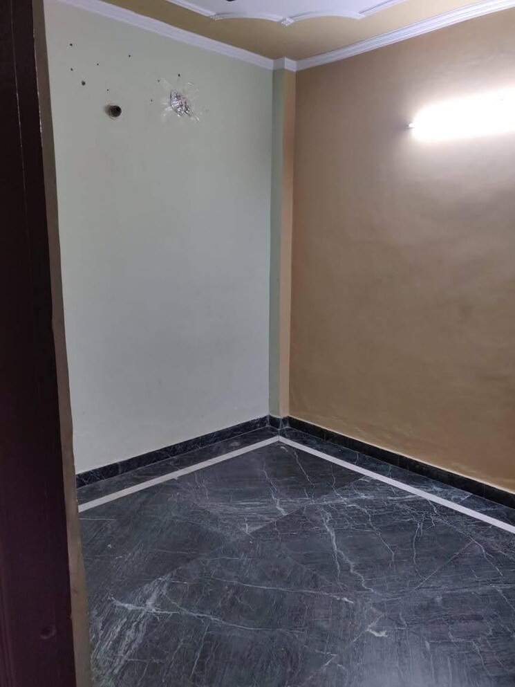 Room, south extension i 3 Bedroom 263 Sq.Yd. Builder Floor In South Extension I Delhi 8811028