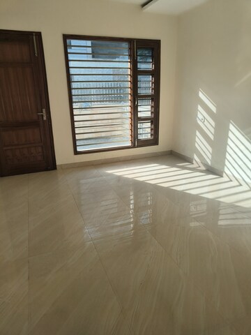 Room in 6+ BHK Independent House at Aerocity – for Sale
