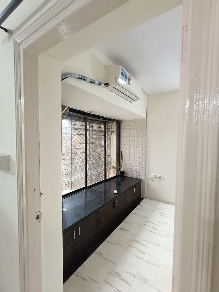 Bathroom, royal-palms-garden-view 2 Bedroom 974 Sq.Ft. Apartment In Goregaon East Mumbai 8811034