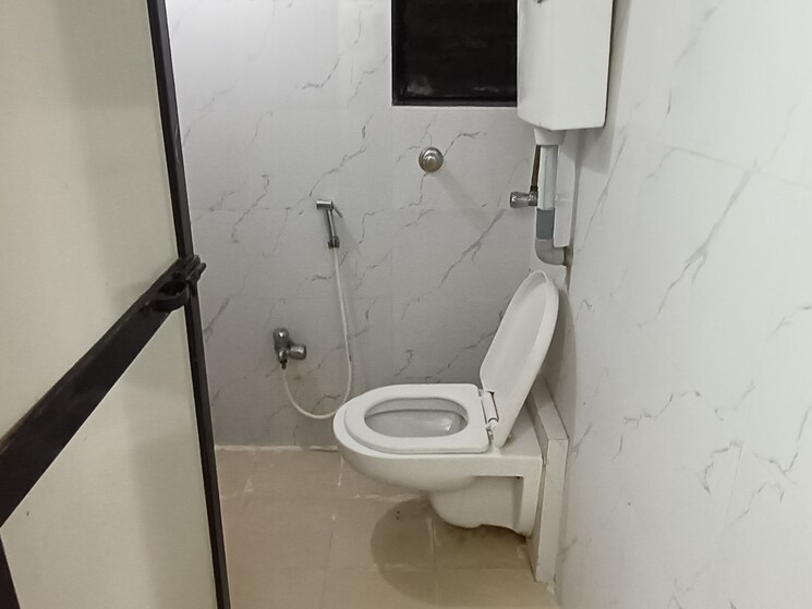 Bathroom, royal-palms-garden-view 2 Bedroom 974 Sq.Ft. Apartment In Goregaon East Mumbai 8811034