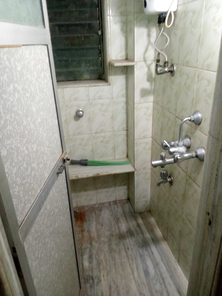 Bathroom, mahesh-nagar-chs 1 Bedroom 550 Sq.Ft. Apartment In Goregaon West Mumbai 8811076