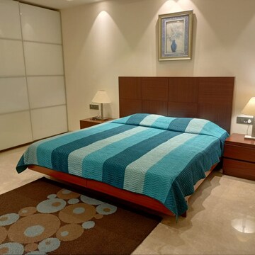 Bedroom in 3 BHK Builder Floor at Defence Colony – for Rent