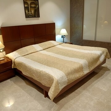 Bedroom in 3 BHK Builder Floor at Defence Colony – for Rent