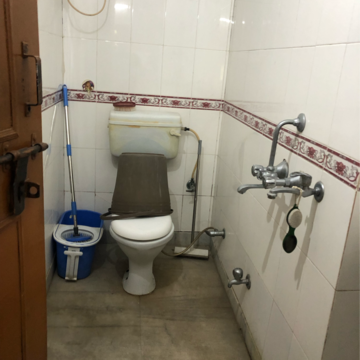 Bathroom in 2.5 BHK Villa at Sector 23a – for Rent