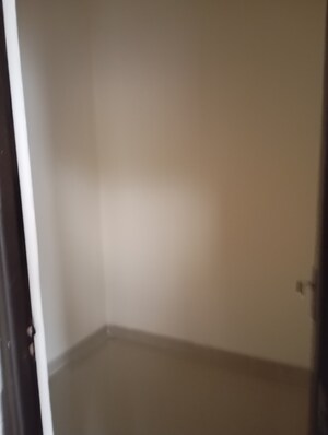 Room in 4 BHK Villa at Amrapali Dream Valley, Tech Zone 4 Greater Noida – for Sale