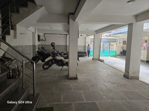 Parking in 2 BHK Builder Floor at Dwarka Mor – for Rent