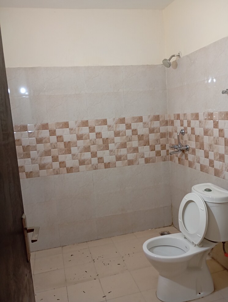 Bathroom, amrapali-dream-valley 4 Bedroom 2450 Sq.Ft. Villa In Tech Zone 4 Greater Noida Greater Noida 8811137