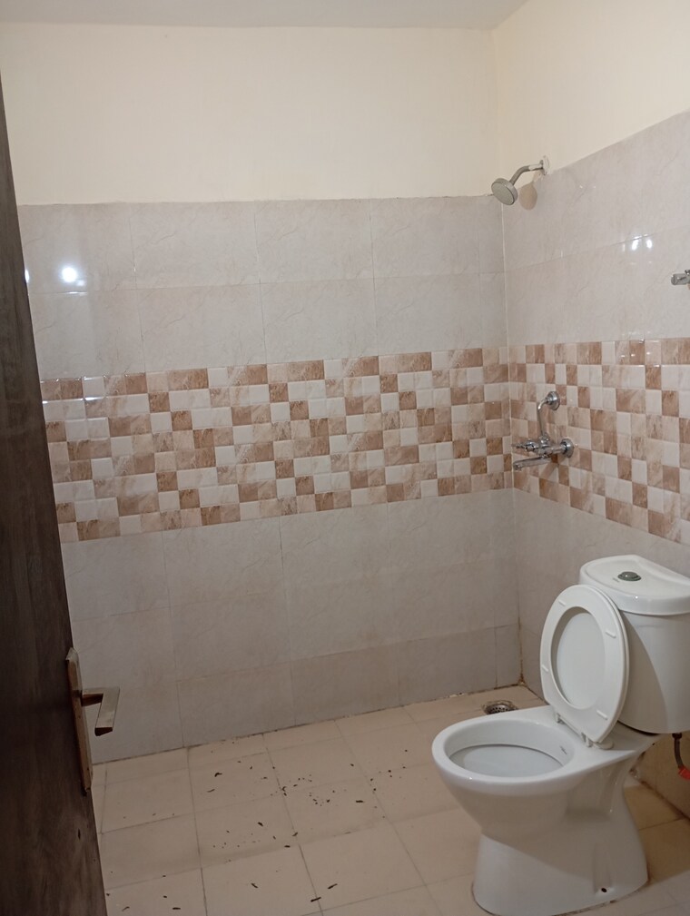 Bathroom, amrapali-dream-valley 4 Bedroom 2450 Sq.Ft. Villa In Tech Zone 4 Greater Noida Greater Noida 8811137
