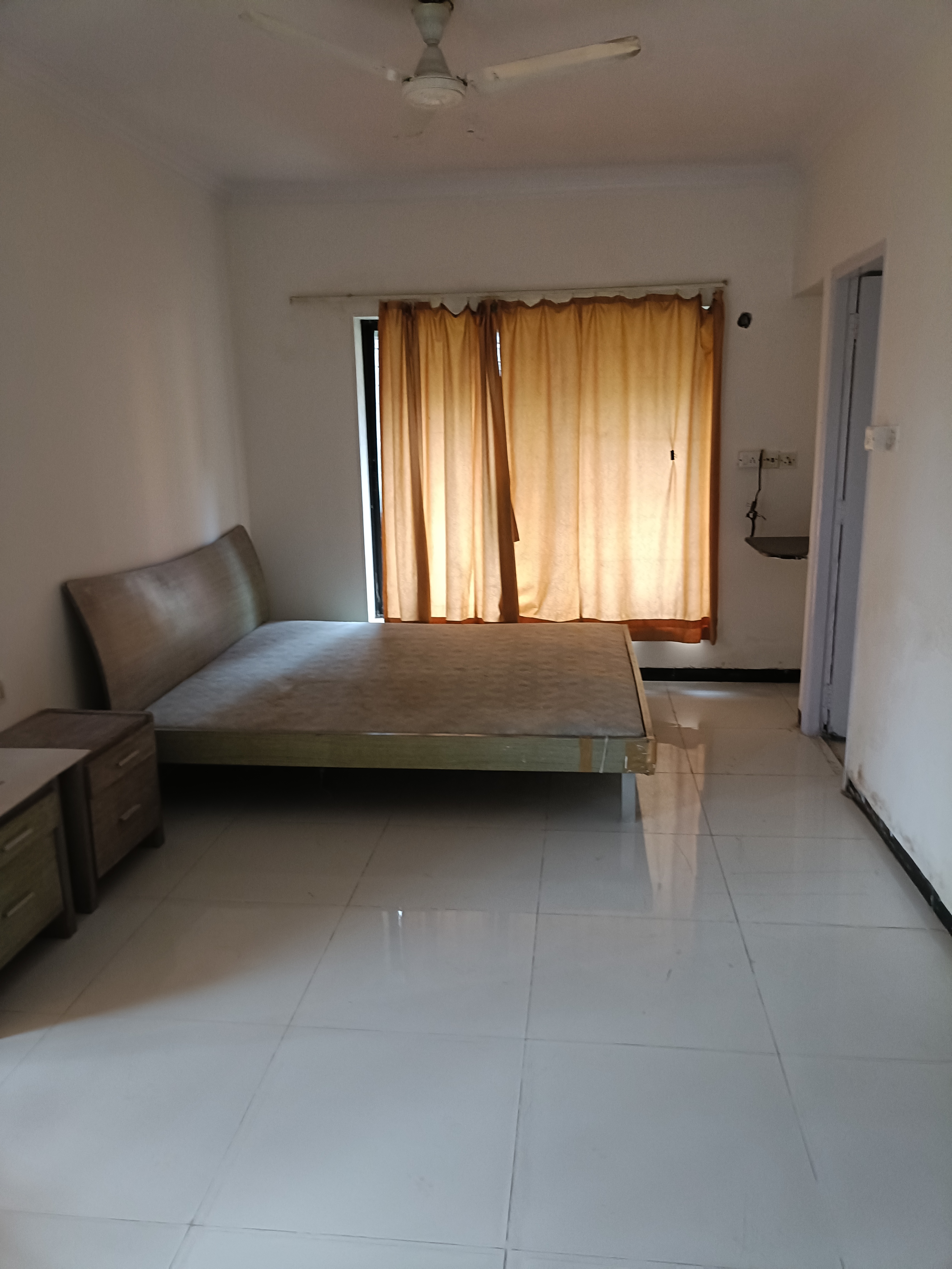 1 Rk  390 Sq.Ft. Apartment in Royal Palms Piccadilly Condos