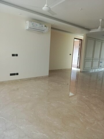 Room in 4 BHK Builder Floor at New Friends Colony – for Rent