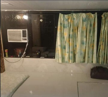 Room in  Pg at Summit Apartment, Goregaon East – for Rent