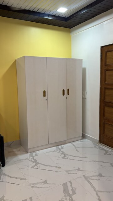 1 RK Apartment For Rent in Gitanjali Apartmnet, Colaba