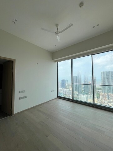 Room in 4 BHK Apartment at Rustomjee Crown, Prabhadevi – for Rent