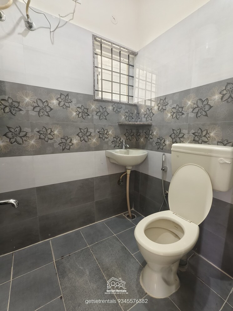 Bathroom, iti layout 1 RK 350 Sq.Ft. Builder Floor In Iti Layout Bangalore 8811237