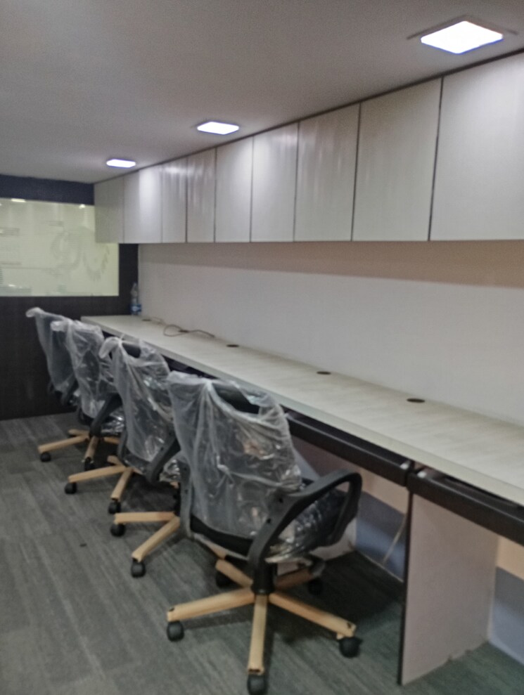 Team Area, haware-fantasia Commercial Office Space 500 Sq.Ft. In Vashi Sector 28 Navi Mumbai 8811240