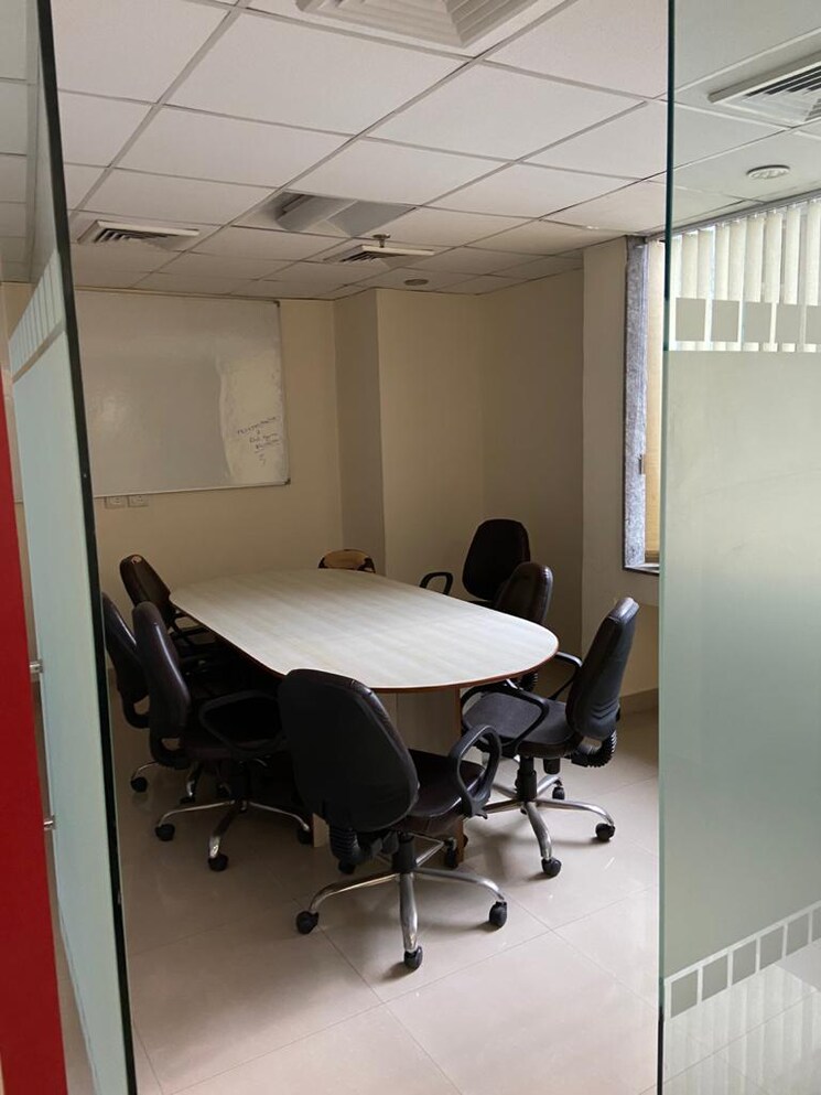 Team Area, sector 18 Commercial Office Space 600 Sq.Ft. In Sector 18 Noida 8811248