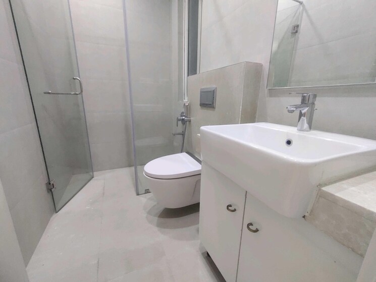 Bathroom, indiabulls-sky-forest 4 Bedroom 2301 Sq.Ft. Apartment In Lower Parel Mumbai 8811249