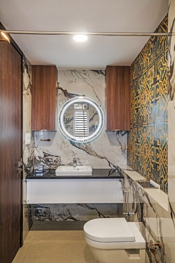 Bathroom in 3 BHK Builder Floor at DLF Building 10, Dlf Phase ii – for Rent