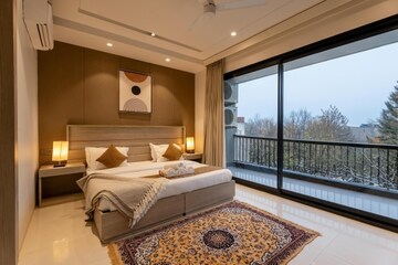 Bedroom in 4 BHK Builder Floor at DLF The Pinnacle, Dlf Phase V – for Rent
