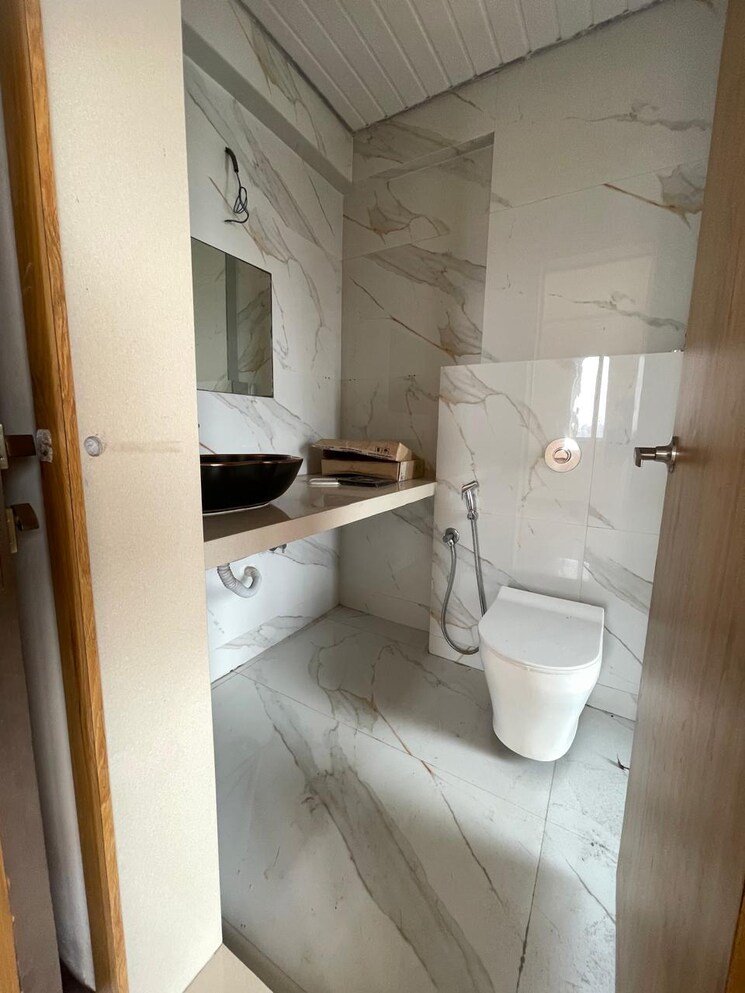 Bathroom, yash-signature 3 Bedroom 1690 Sq.Ft. Apartment In Chembur Mumbai 8811278