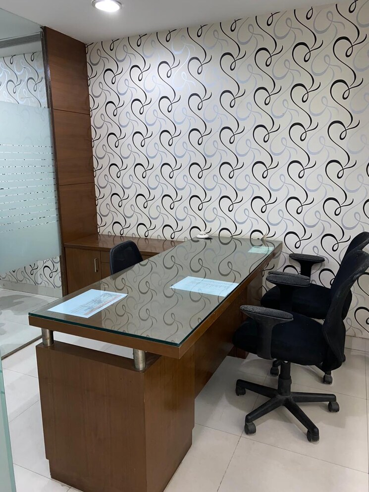 Team Area, wave-one Commercial Office Space 996 Sq.Ft. In Sector 18 Noida 8811329