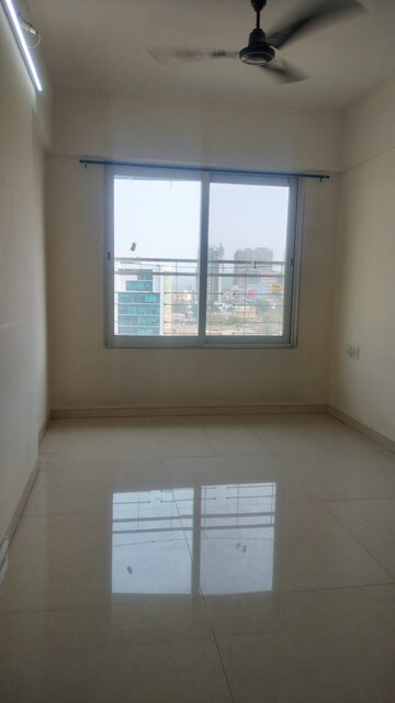 Room in 3 BHK Apartment at Jawahar Nagar CHS Goregaon, Goregaon West – for Sale