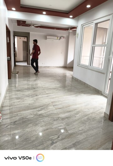 Room in 3 BHK Apartment at Ram Shanti Apartment, Sector 52 – for Rent