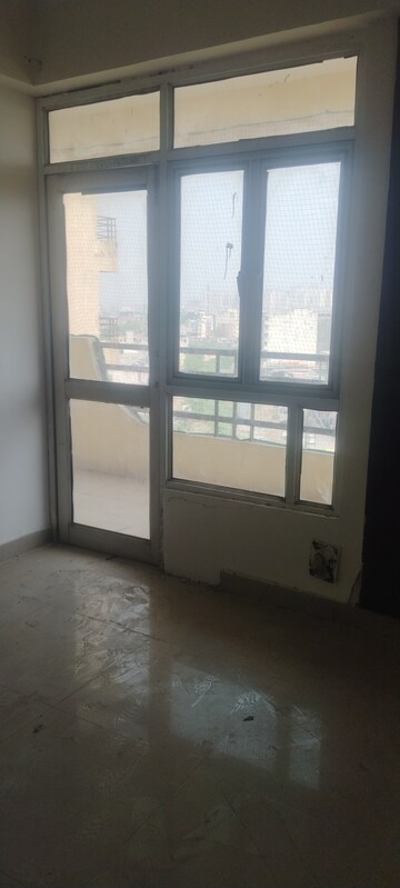 Room in 2 BHK Apartment at Jaipuria Apartment, Dundahera – for Sale