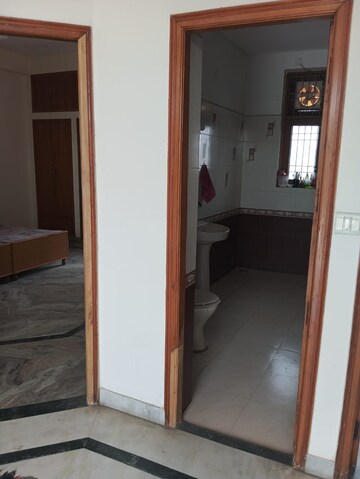 Bathroom in 3 BHK Villa at Sector 41 – for Rent